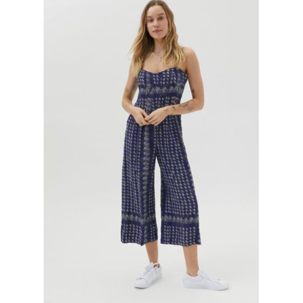 ☀️ URBAN OUTFITTERS UO Lola Jumpsuit Blue Boho Cute Floral Wide Leg Sleeveless